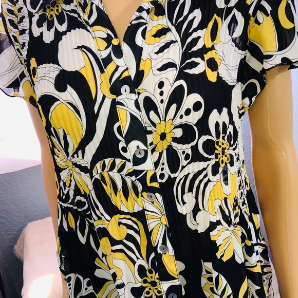 Sere Nade Tops - Sere Nade Short  Sleeves Pleated NWOT